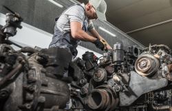 Top-Notch Transmission & Engine Repairs for Diesel Trucks!