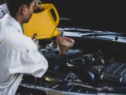 Looking for Fast Oil Change Service in Pecos?